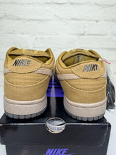 Load image into Gallery viewer, Nike SB Dunk Low Pro Spanish Moss (2006) - 8.5M
