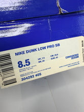 Load image into Gallery viewer, Nike SB Dunk Low Street Fighter Chun (2010)
