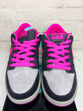 Load image into Gallery viewer, Nike SB Dunk Low Disposable (2014) - 9M
