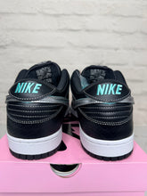 Load image into Gallery viewer, Nike SB Dunk Low Diamond Supply Co. Black Diamond (Sample) (2018)
