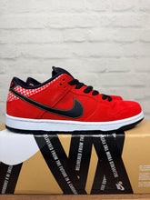 Load image into Gallery viewer, Nike SB Dunk Low Red Firecracker (2013) - 9.5M
