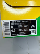 Load image into Gallery viewer, Nike SB Dunk Low Concepts Orange Lobster (2022) - 8M
