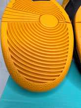 Load image into Gallery viewer, Nike SB Dunk Low lowa (2015) - 9M
