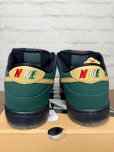 Load image into Gallery viewer, Nike SB Dunk Low BHM (2013) - 9.5M
