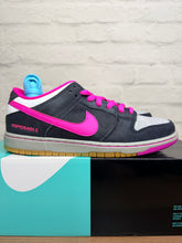 Load image into Gallery viewer, Nike SB Dunk Low Disposable (2014) - 9M
