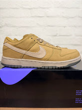 Load image into Gallery viewer, Nike SB Dunk Low Pro Spanish Moss (2006) - 8M
