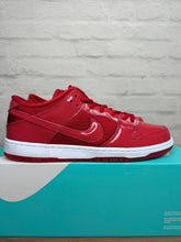 Load image into Gallery viewer, Nike SB Dunk Low Red Patent Leather (2015) - 13M
