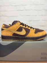 Load image into Gallery viewer, Nike SB Dunk Low Brown Pack (2002) - 10M
